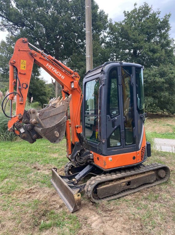 Mini Pelle Hitachi 2.5T