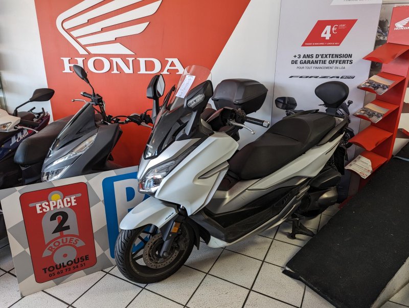 Honda Forza 125 (Cat2)