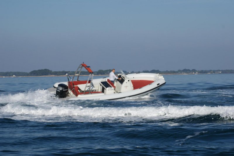 Pro Marine Hélios 27