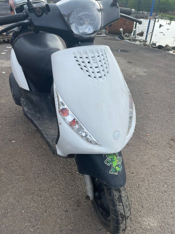 Piaggio ZIP 50 cm3 (VANILLE)
