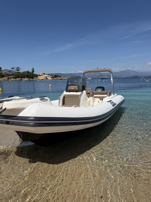 Bsc Colzani BSC 78 - BORA BORA / 250cv / AJ G37793