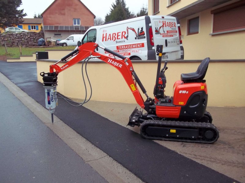  Mini pelle Kubota U10 1T attache rapide et 3 godets