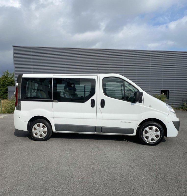 Renault TRAFIC 9 PLACES